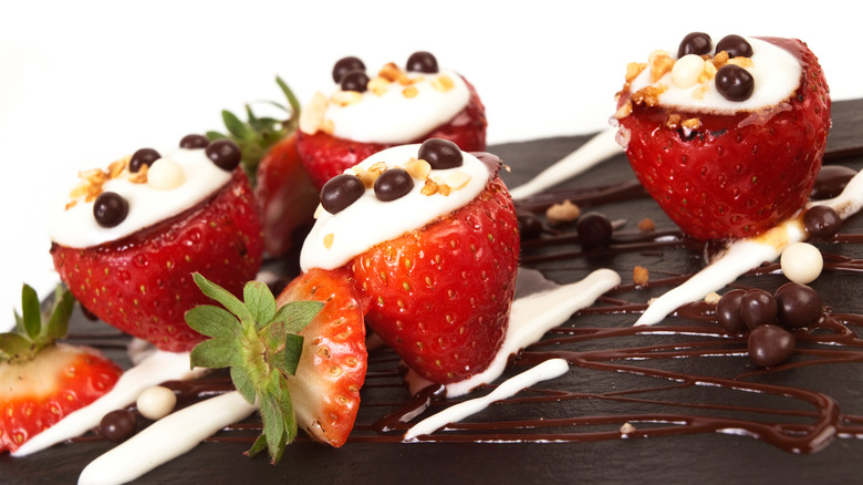 Strawberries stuffed with cream