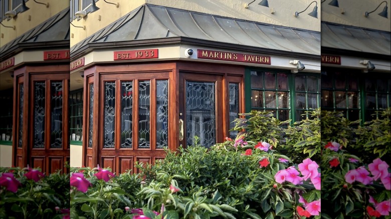 The front of Martin's Tavern