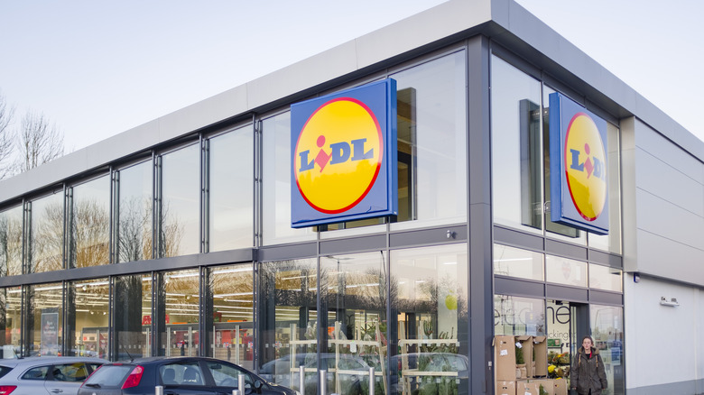 Lidl store front