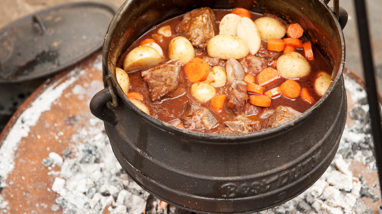 Potjiekos in a cast iron pot