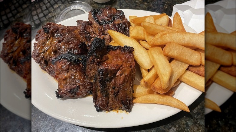 Steak tip entree with fries