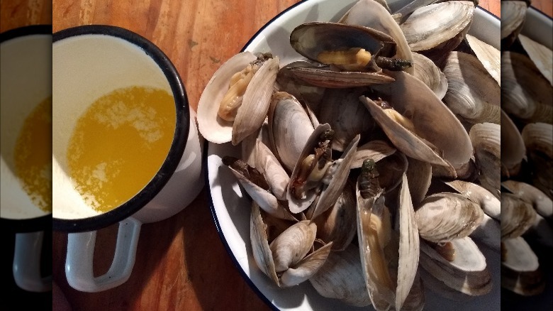 Bowl of steamers with drawn butter