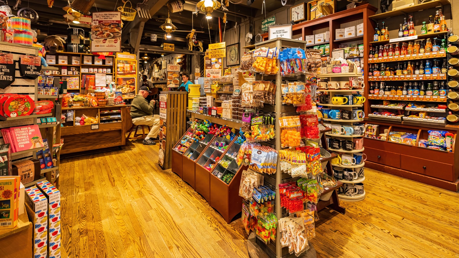 13 Must-Buy Food Items From Cracker Barrel's Country Store According To ...