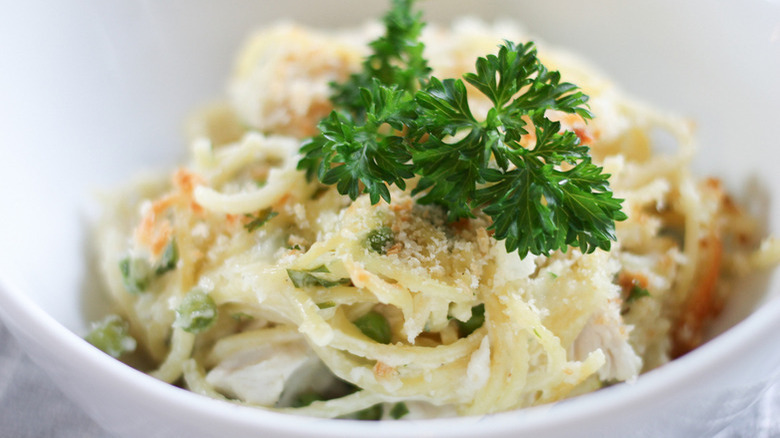 Turkey and spaghetti with parsley