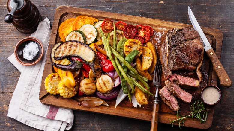 steak with vegetables