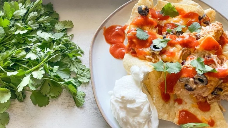 Slow Cooker Creamy Chicken Nachos