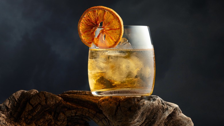 old fashioned whiskey cocktail