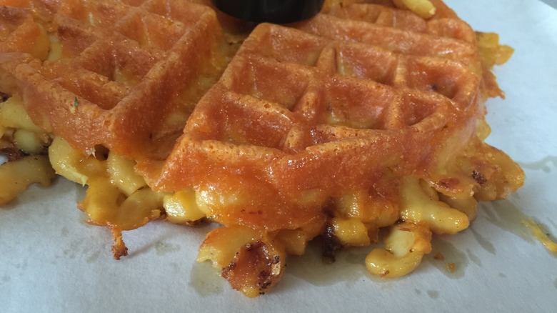 mac and cheese waffles