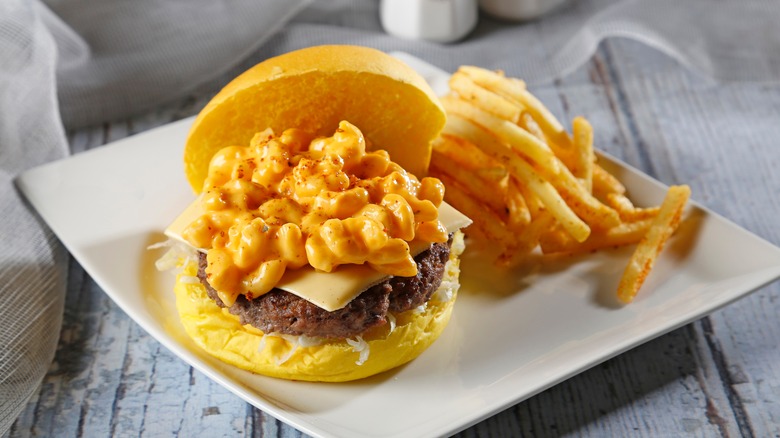 mac and cheese on burger