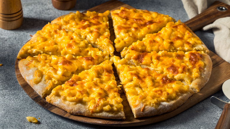 mac and cheese pizza