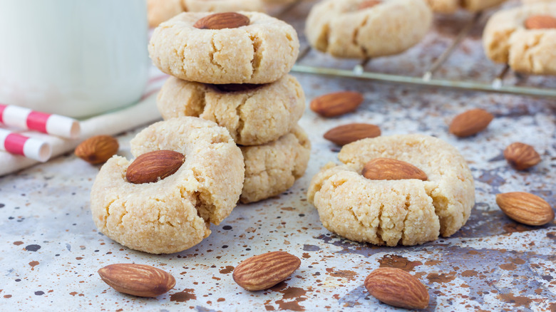 sugar cookies with almonds