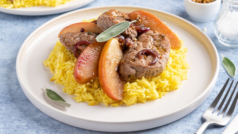 Pork chops with apple slices