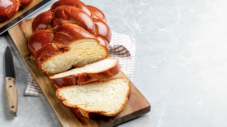 loaf of sliced challah