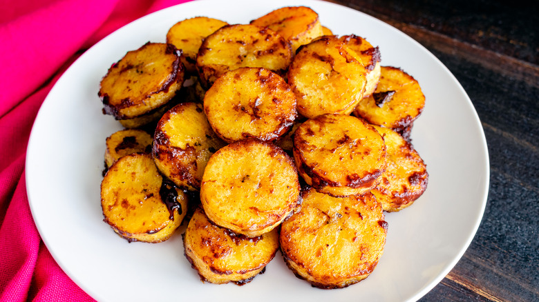 plate of air fryer plantains