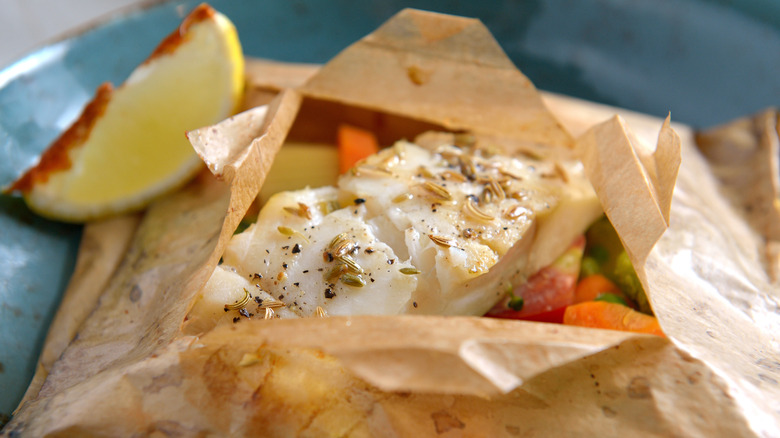 Fish en papillote parchment paper