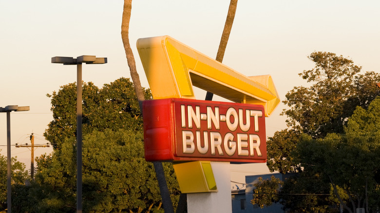 In-N-Out sign