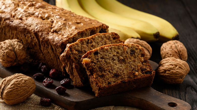 banana bread with dried fruits