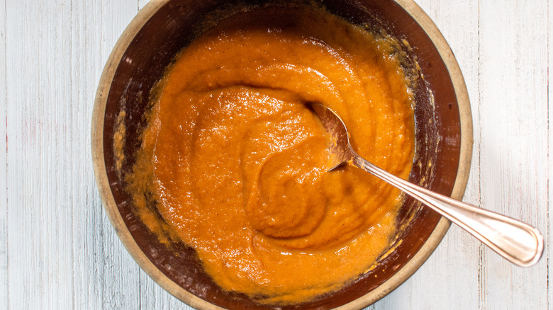 pumpkin puree in bowl