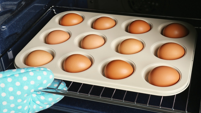 boiling eggs using muffin pan