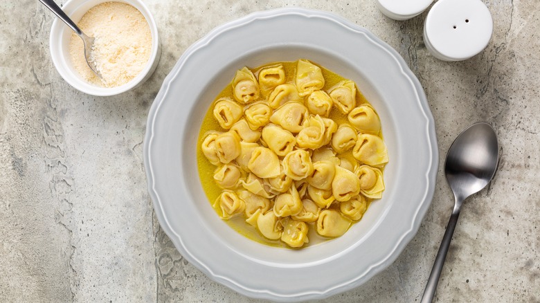 tortellini in brodo