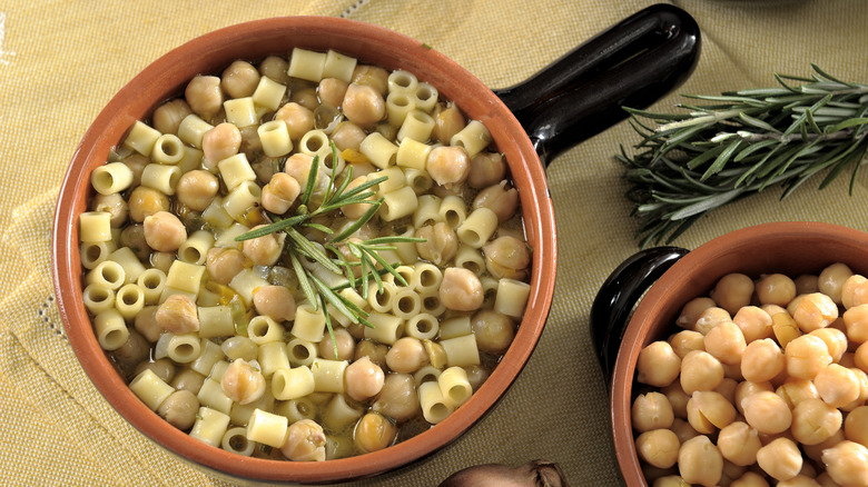 pasta with chickpeas and rosemary