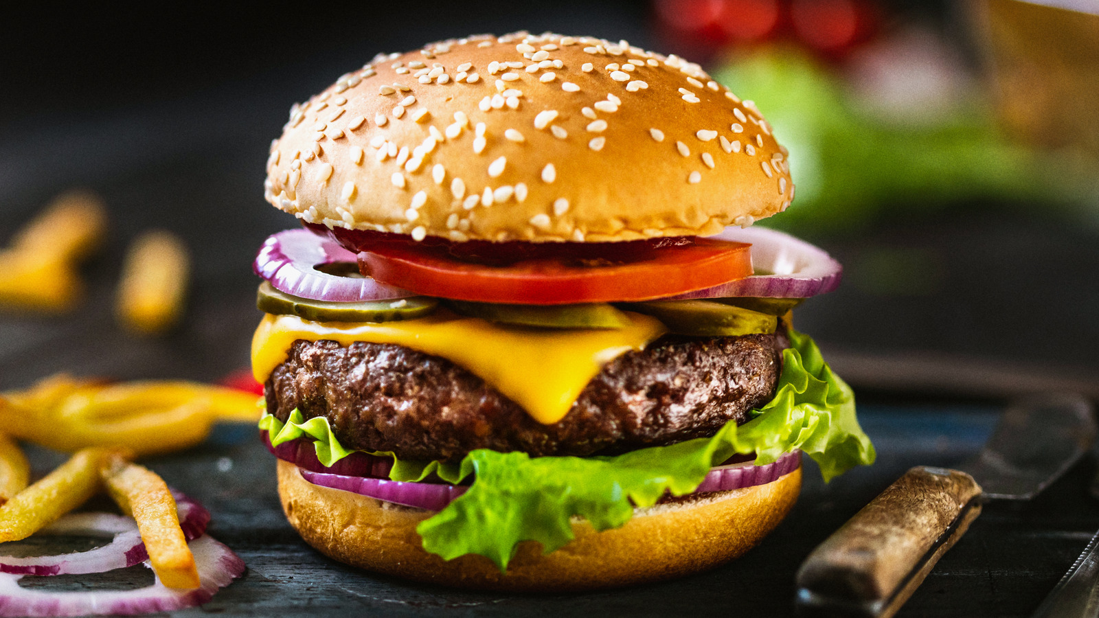 14 Popular Fast Food Cheeseburgers Compared By Nutrition