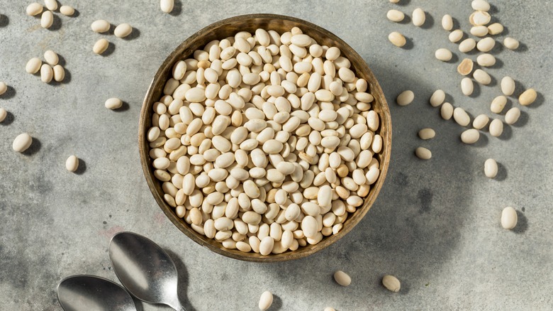 Navy beans in bowl