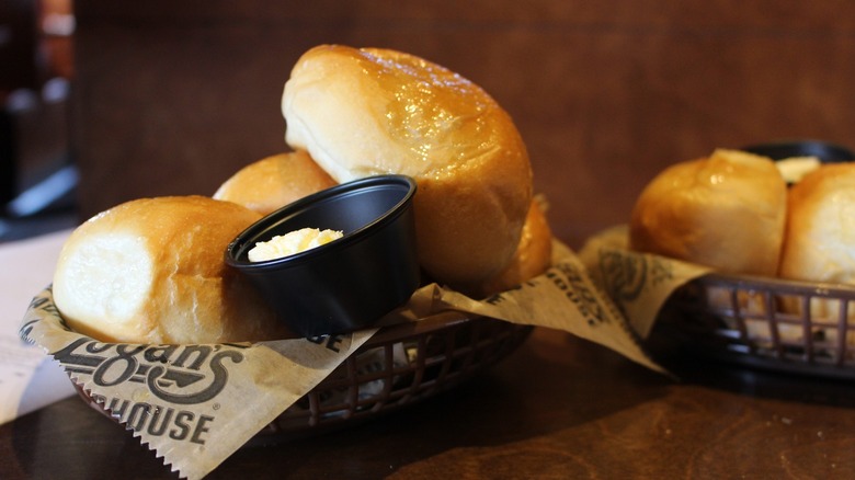 yeast rolls from Logan's Roadhouse