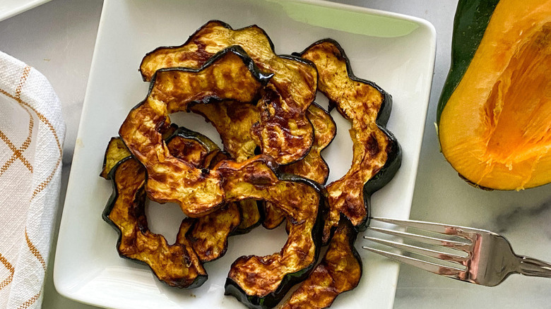 Cinnamon on acorn squash slices