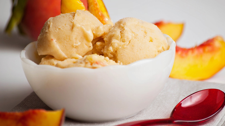 peach ice cream