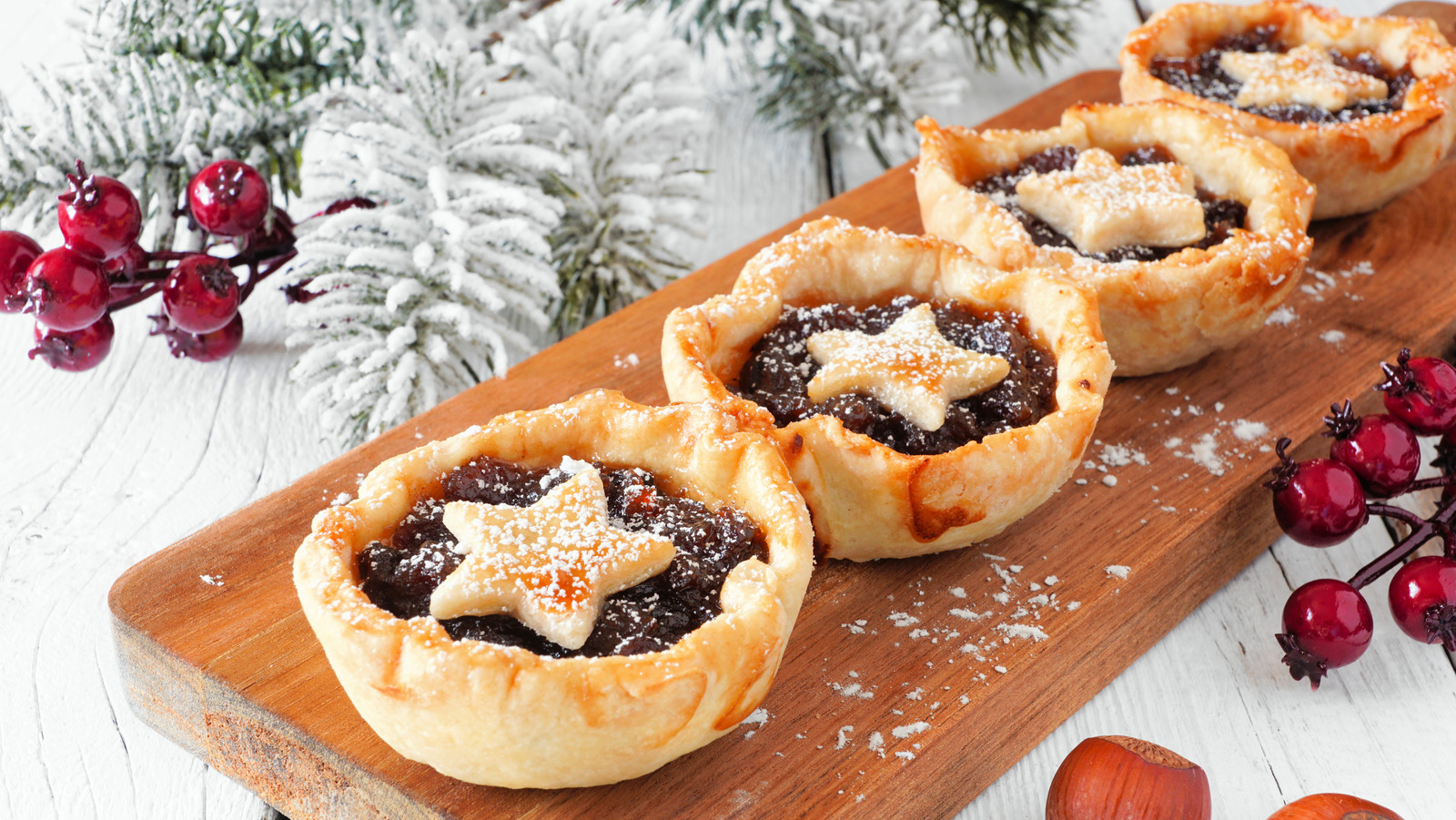 Mince Pies with Clementine & Brandy. Tasty English pastries for