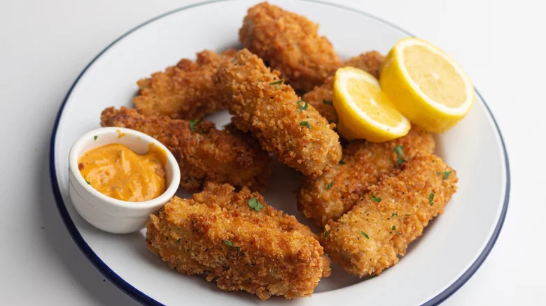 tofu nuggets with dip and lemon