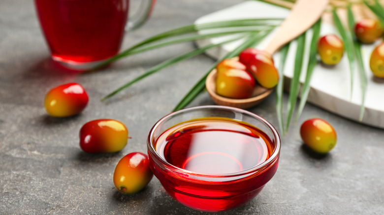 palm oil in glass bowl 