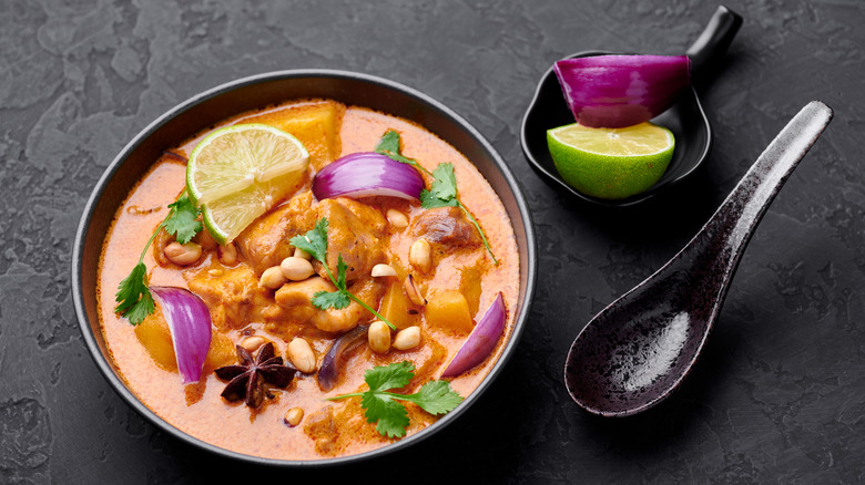 massaman curry with red onion and lime