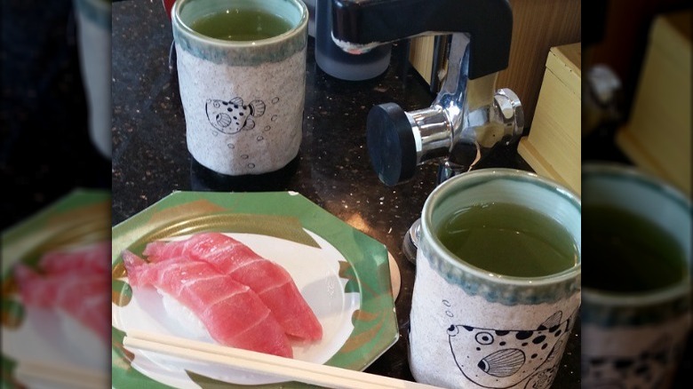 funmatsucha tea with sashimi
