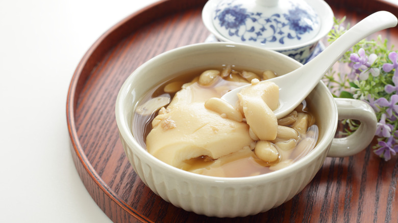 Soft tofu with syrup 