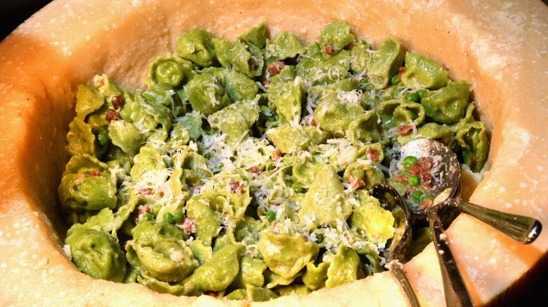 Tortellini with pea pesto