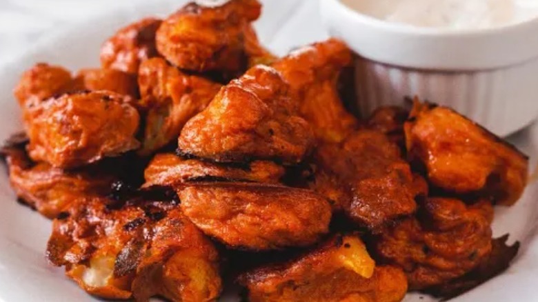 plate of buffalo chicken wings