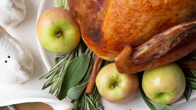 roast turkey with apples