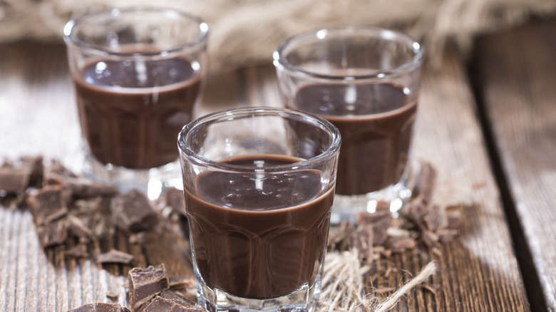 homemade chocolate liqueur cacao 