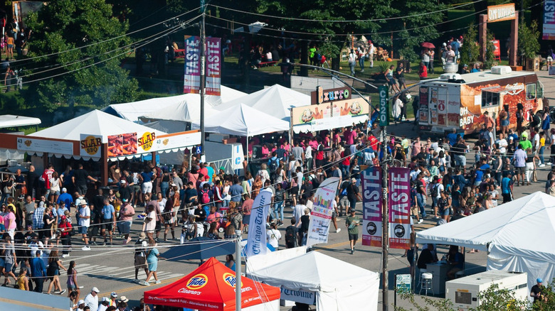 Crowds at Taste of Chicago