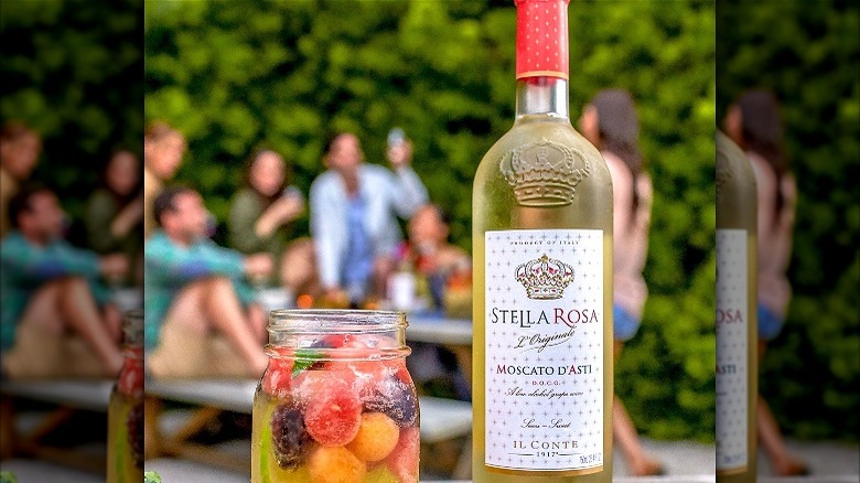 Stella Rosa Moscato d'Asti bottle