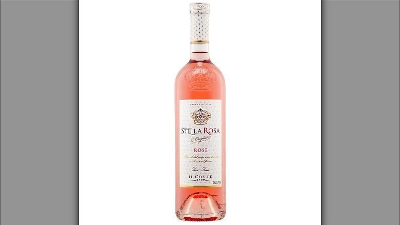 Stella Rosa Rosé bottle