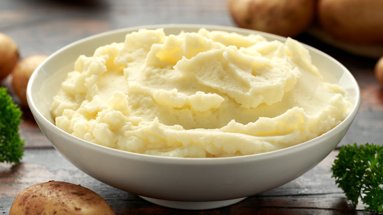 mashed potatoes in serving bowl