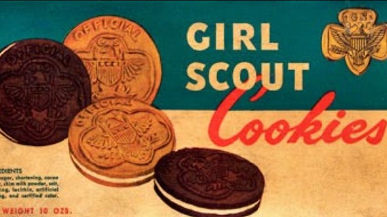 Chocolate and vanilla girl scout cookies