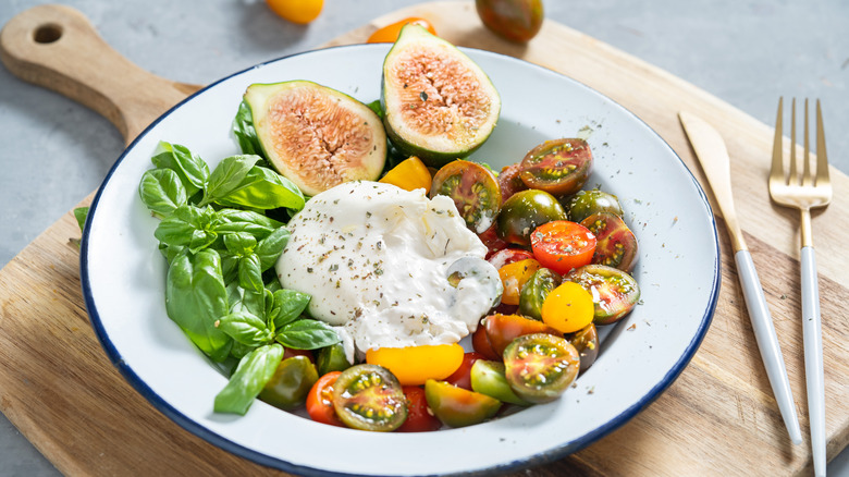 tomato salad with burrata cheese