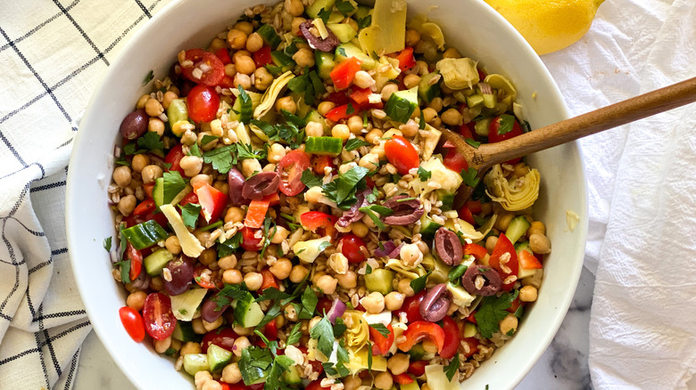 15 minute Greek Farro Salad in bowl 