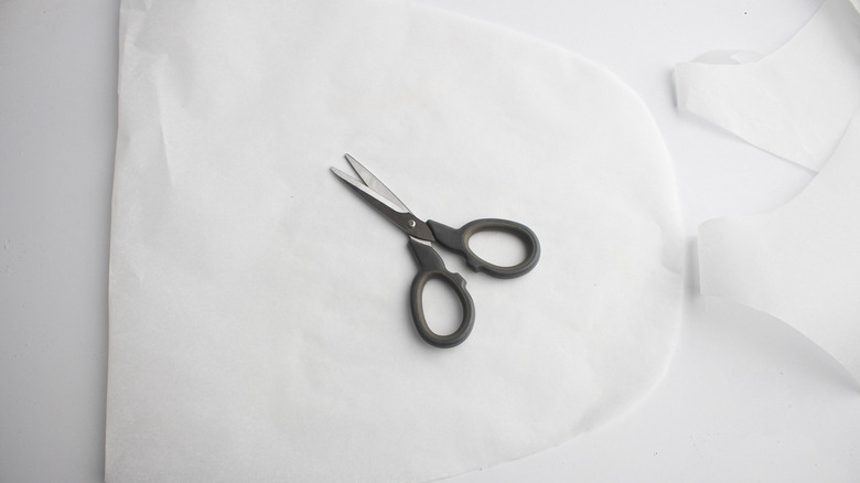 cut out parchment paper for fish