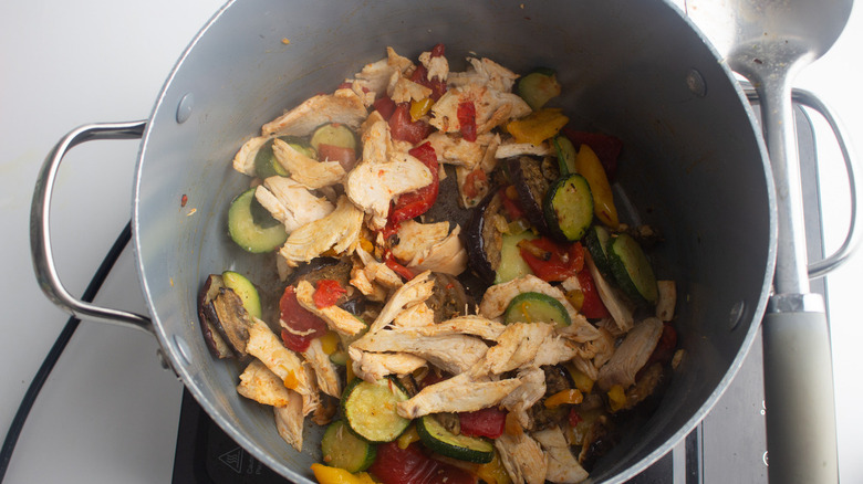 veggies in pan with chicken