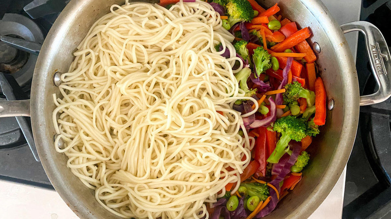 15-Minute Veggie Lomein Recipe